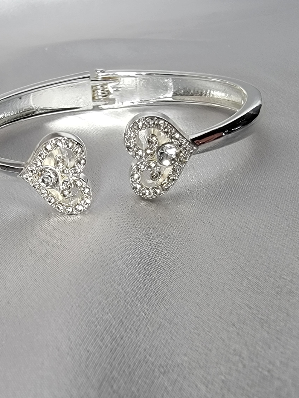 Elegant Silver Dog Paw Print Heart Crystal Cuff Bracelet Women's Jewelry